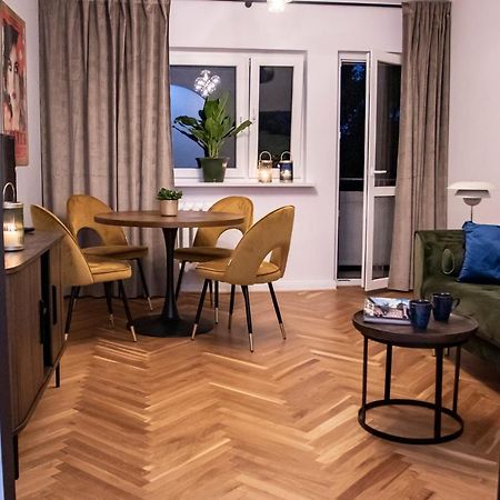 Apartament Przy Metrze Wierzbno Z Nuta Vintage Warsaw Ngoại thất bức ảnh