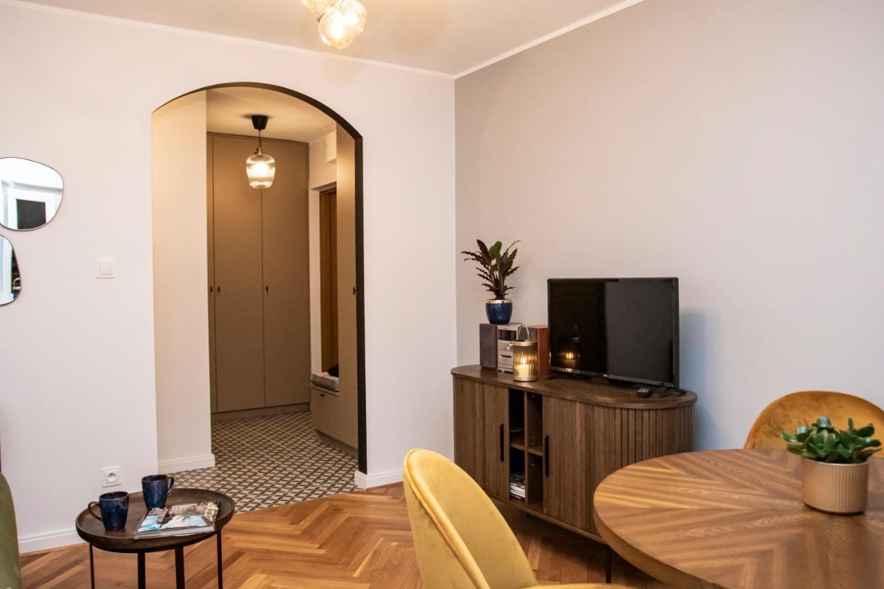 Apartament Przy Metrze Wierzbno Z Nuta Vintage Warsaw Ngoại thất bức ảnh