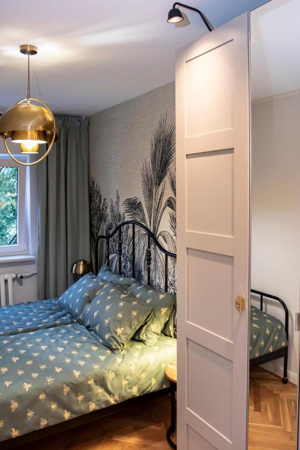 Apartament Przy Metrze Wierzbno Z Nuta Vintage Warsaw Ngoại thất bức ảnh
